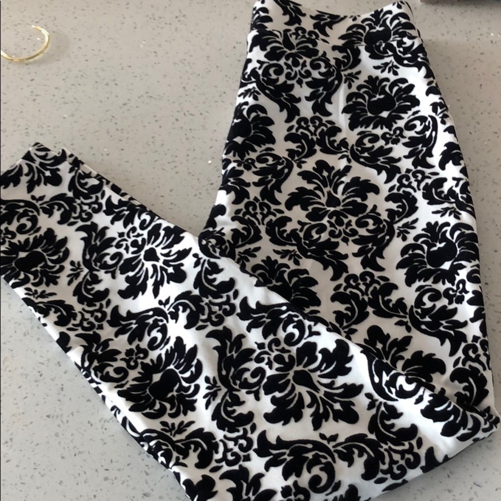 Beautiful designed stretch pants